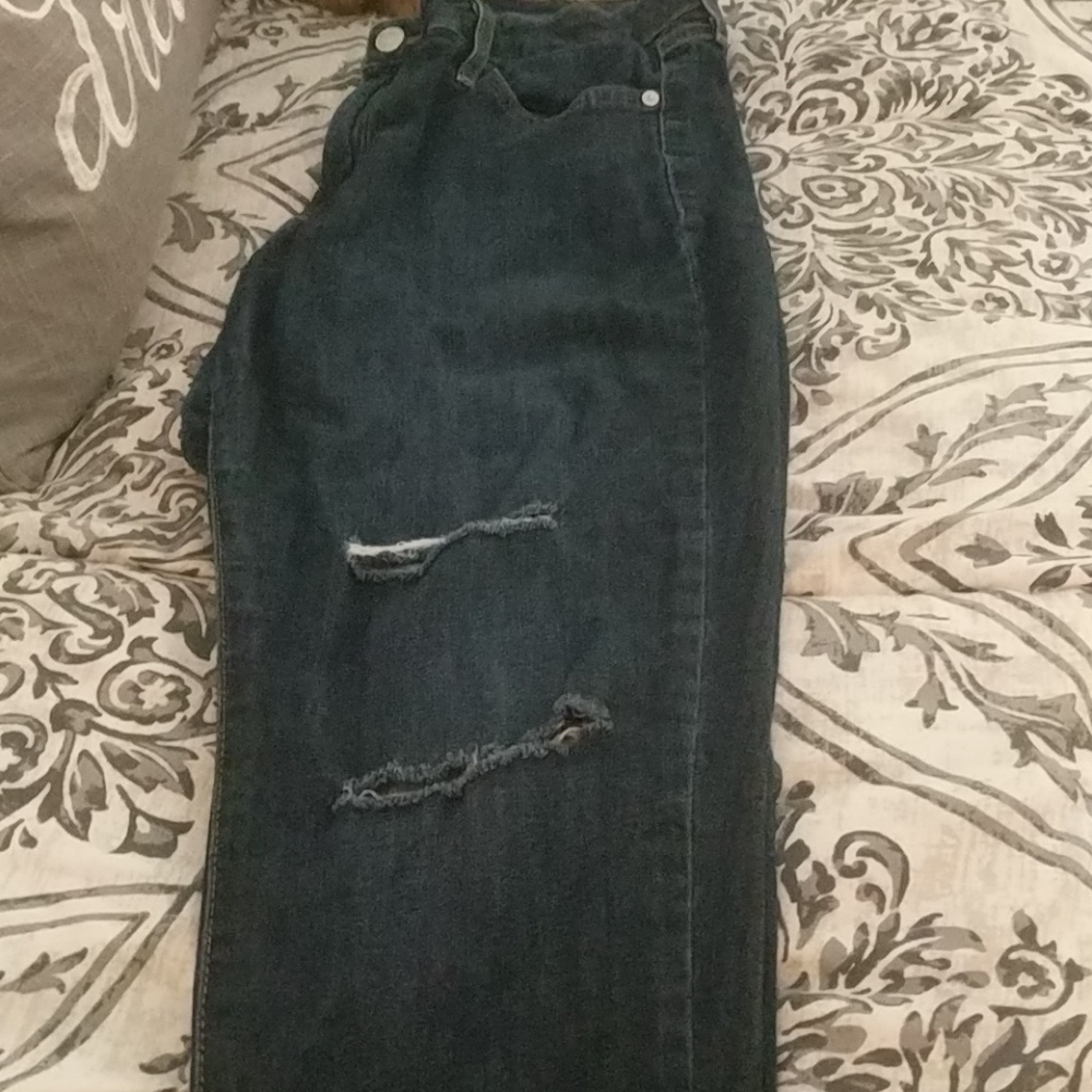 Distressed jeans by just black